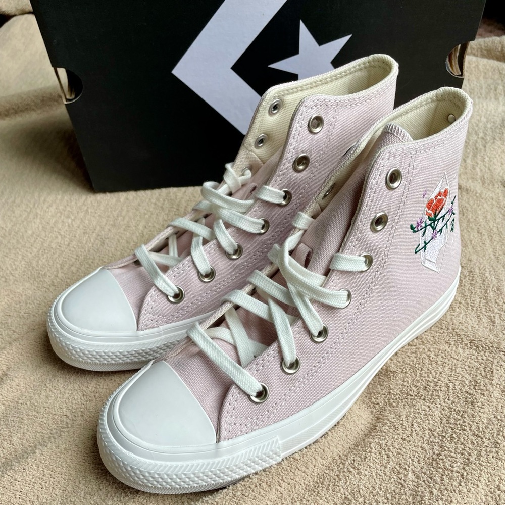 NWT Converse Barley Rose Vintage White Size 7.5